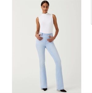 NWT SPANX Retro Light Wash Flare Leg Pullon 20348R Jeans Size Medium